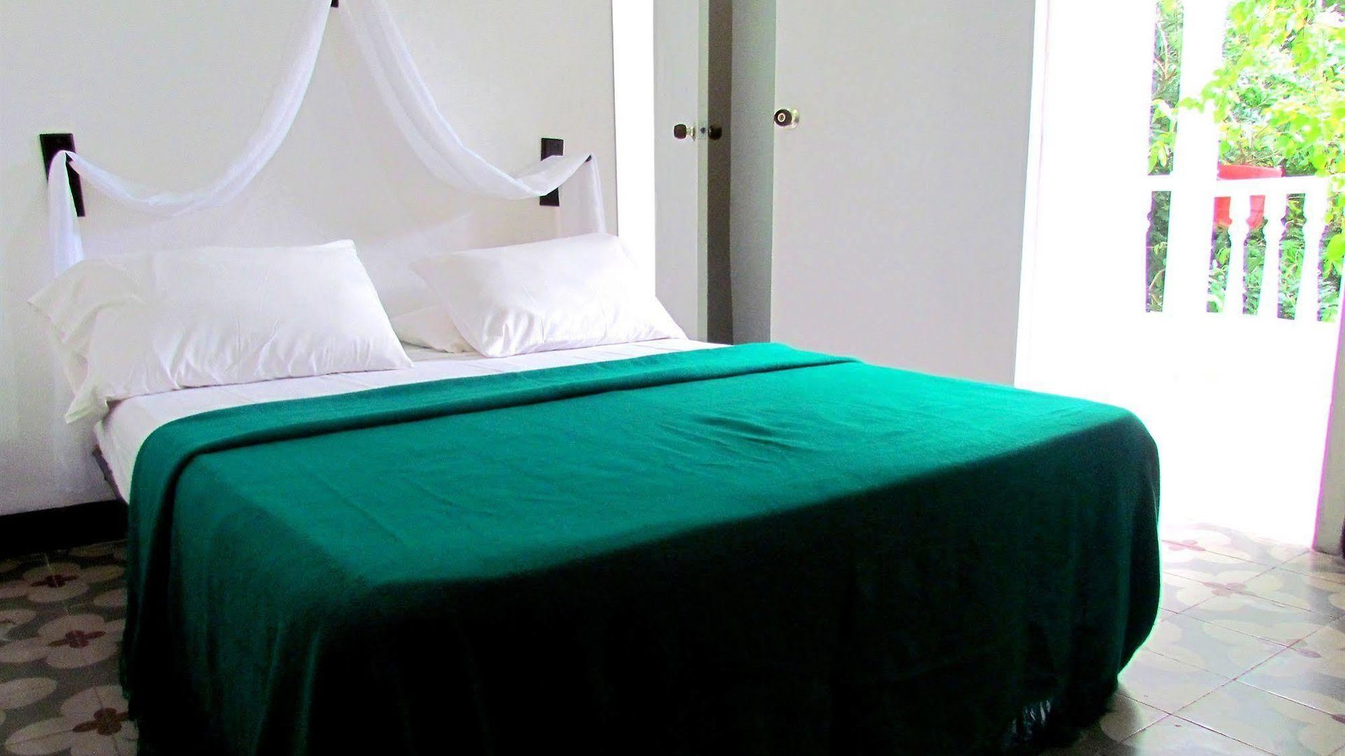 Santa Cruz Hotel